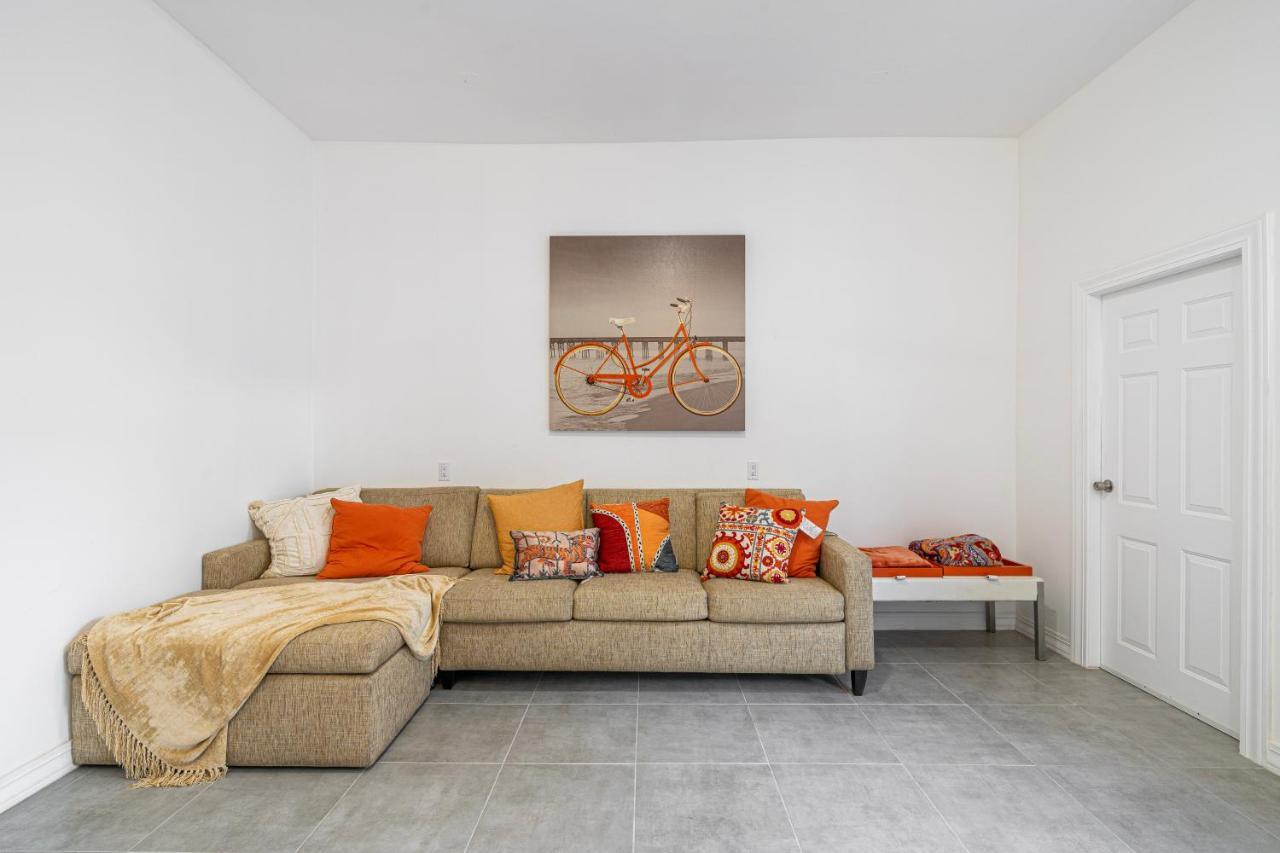 2 Br/ 1 Ba Home, Sleeps 10, 1 Min Walk To Rosarito Beach Exterior foto