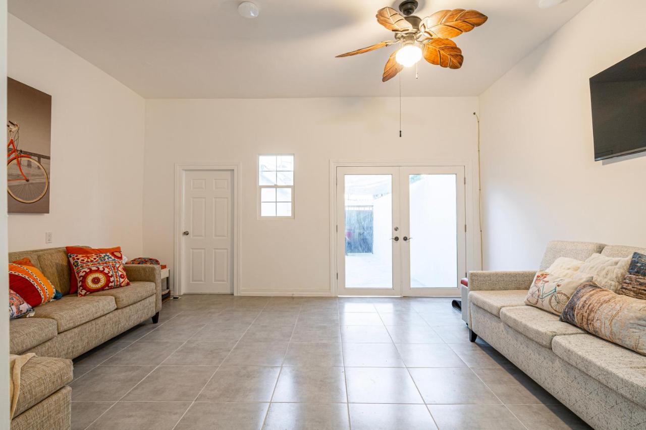 2 Br/ 1 Ba Home, Sleeps 10, 1 Min Walk To Rosarito Beach Exterior foto